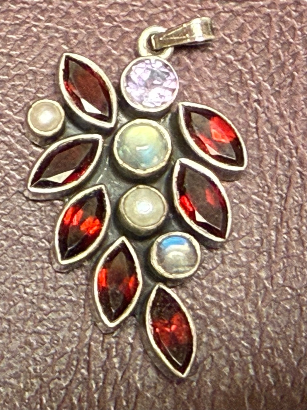 Lovely Nicky Butler Multi-gemstone Leaf Pendant - Picture 2 of 7
